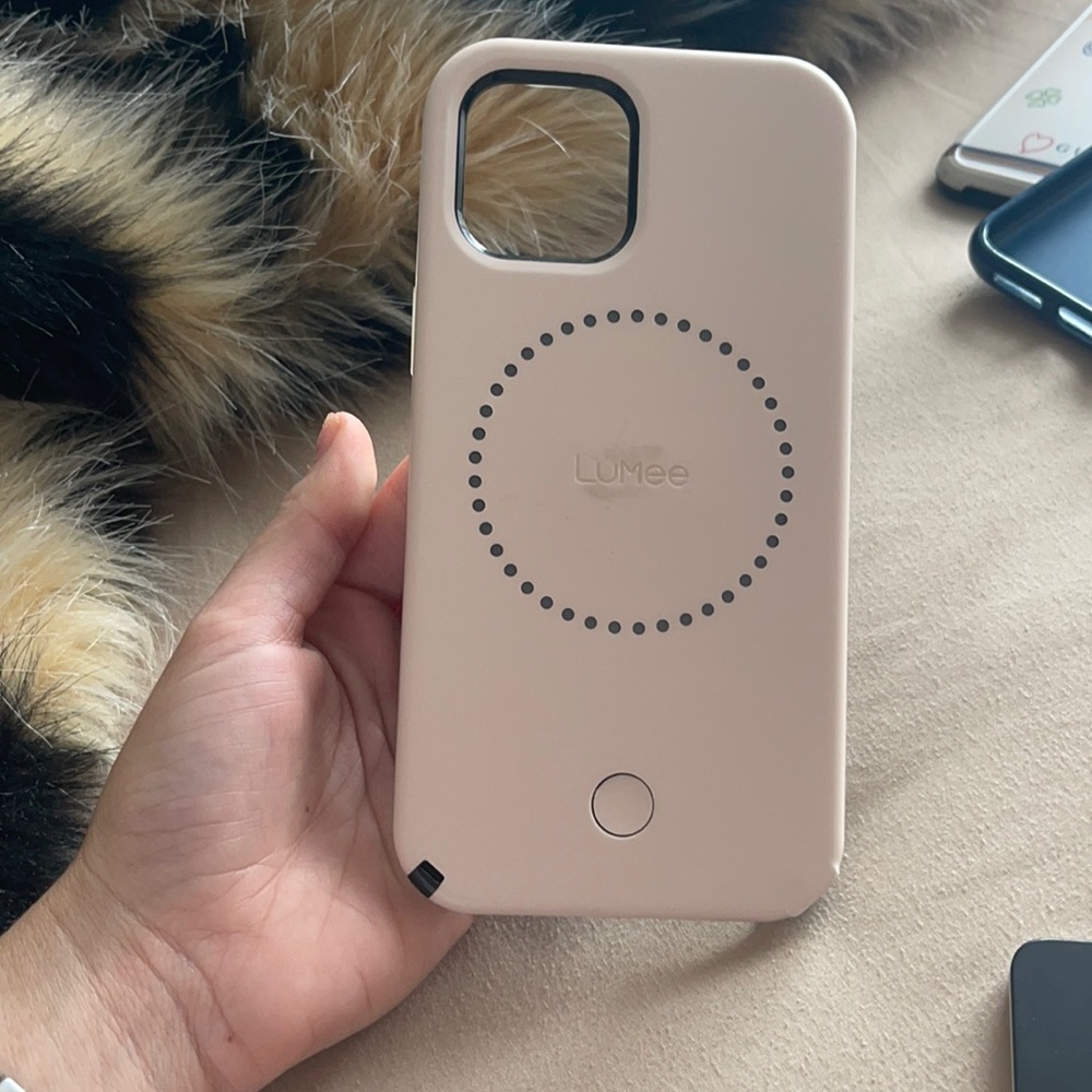 Lumee Case - image 1